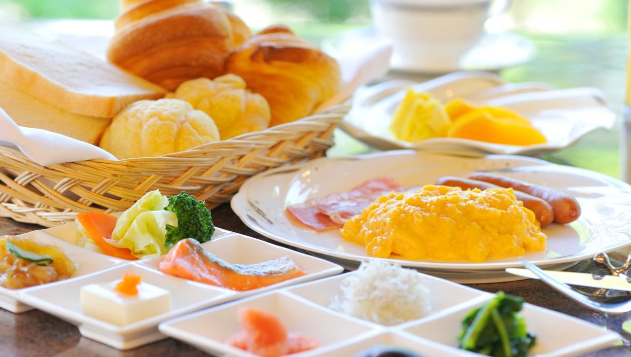 Nanki-Shirahama Marriott Hotel Luaran gambar A Japanese breakfast
