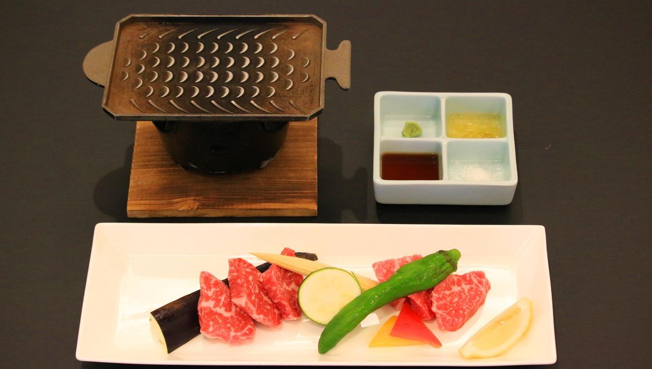 Nanki-Shirahama Marriott Hotel Luaran gambar A set of ingredients for a beef teppanyaki